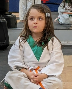 Look at that sharp girl!